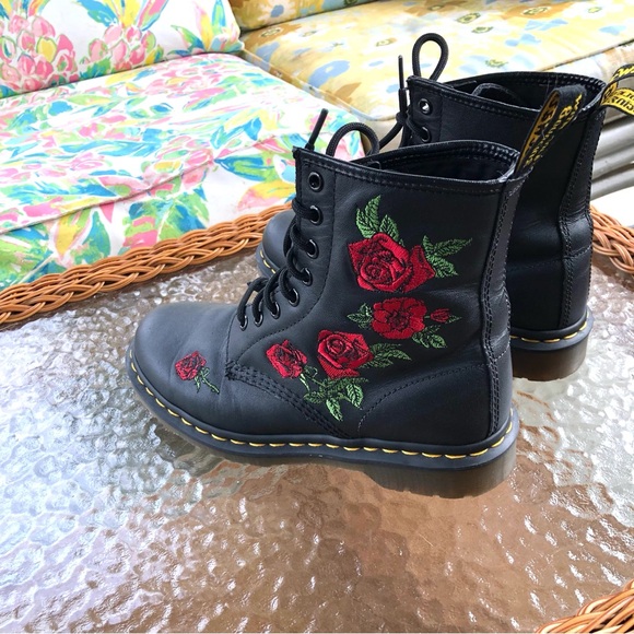 Dr Martens 1460 Vonda Floral Rose Black Leather Lace Up Boots Women’s US Size 7 - Picture 16 of 16